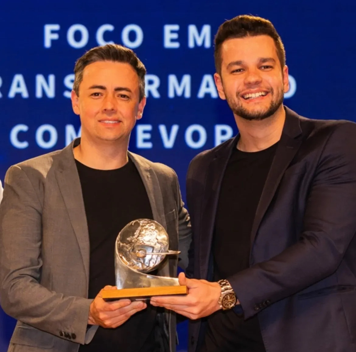 Equipe da Rvops no PrêmioABT 2025 após a premiação